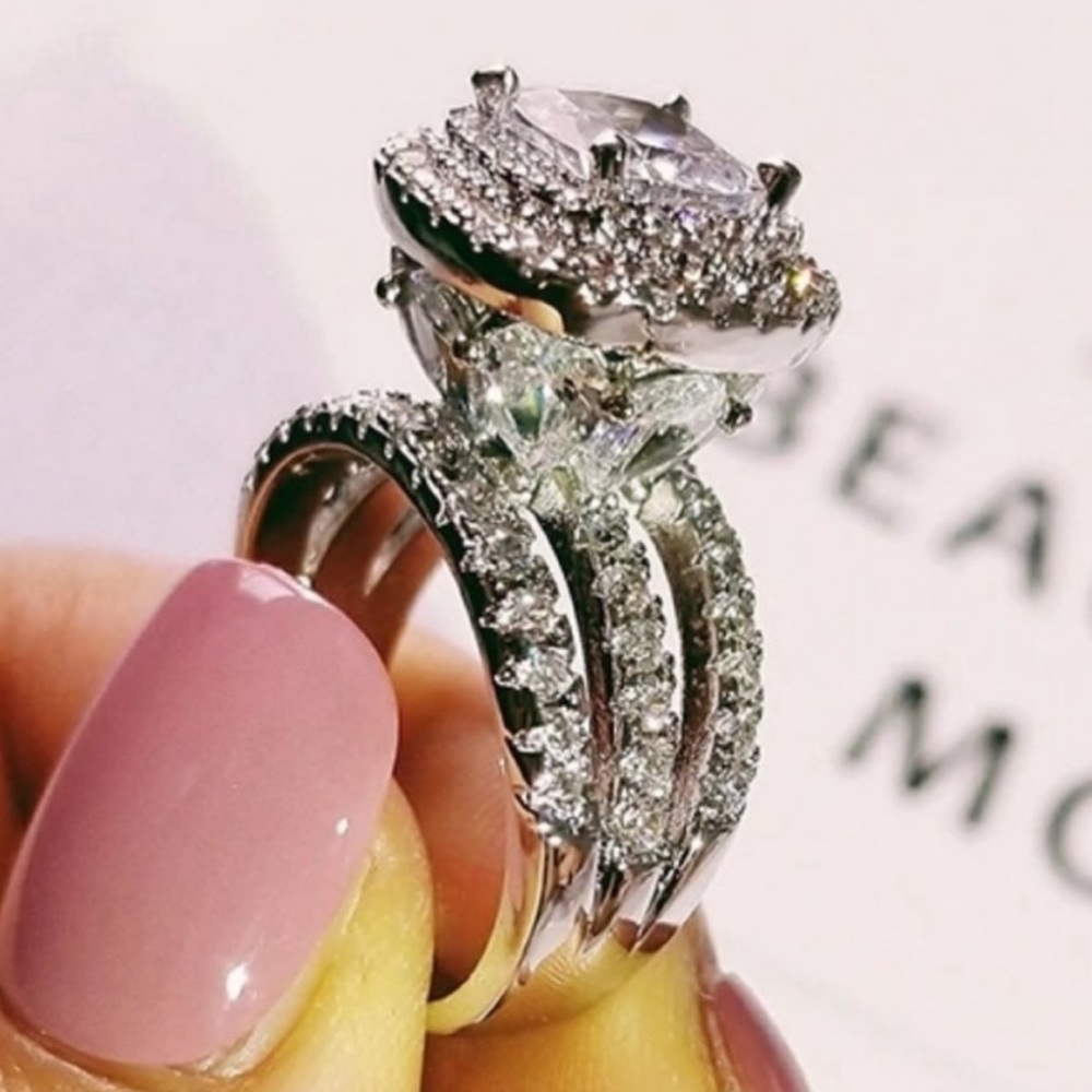 NEW 925 STERLING SILVER DIAMOND RING, CUTE RING, SHINY RING.